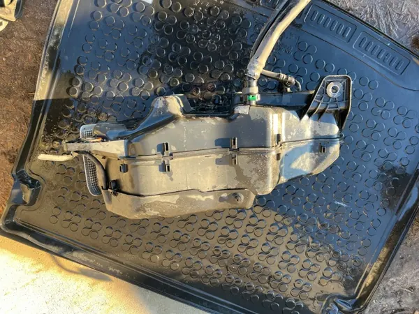 Tanque AdBlue Ford Kuga MK3 LX61-5J228-AC image 4