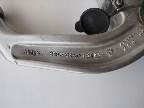 AUDI A4 B6 Dragkula 8E0800495A image 2