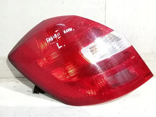 Lámpara trasera izquierda Skoda Fabia II Kombi image 2