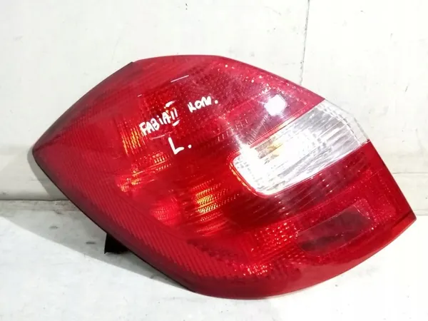 Lámpara trasera izquierda Skoda Fabia II Kombi image 4