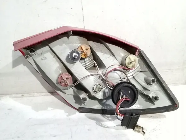 Lámpara trasera izquierda Skoda Fabia II Kombi image 5