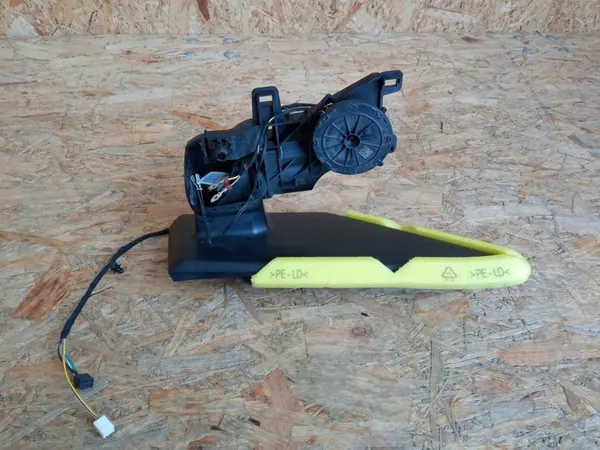 Vänster framruta Mercedes Sprinter W907 W910 OEM A9108111100 image 3