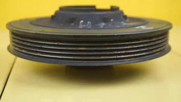 OEM N47C16A kampiakselin hihnapyörä Toyotalle 1.6 D4D image 3