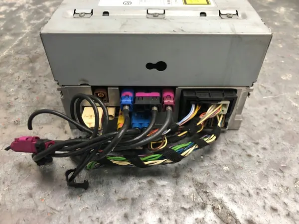 Radio Navigation Mercedes W205 OEM A2059007721 image 4