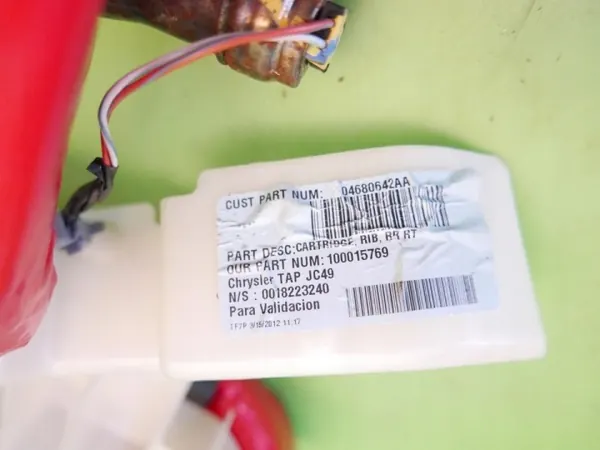 OEM 04680642AA Ilmatyynyverho Oikea FIAT FREEMONT image 3