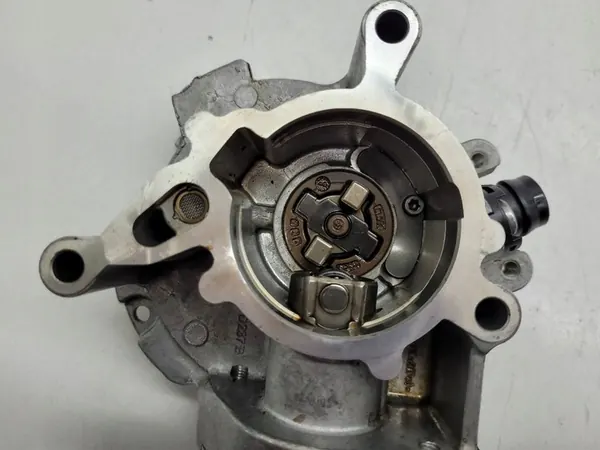 Imupumppu Polttoainepumppu 2.0 TFSI Audi A5 F5 06G127025M image 9