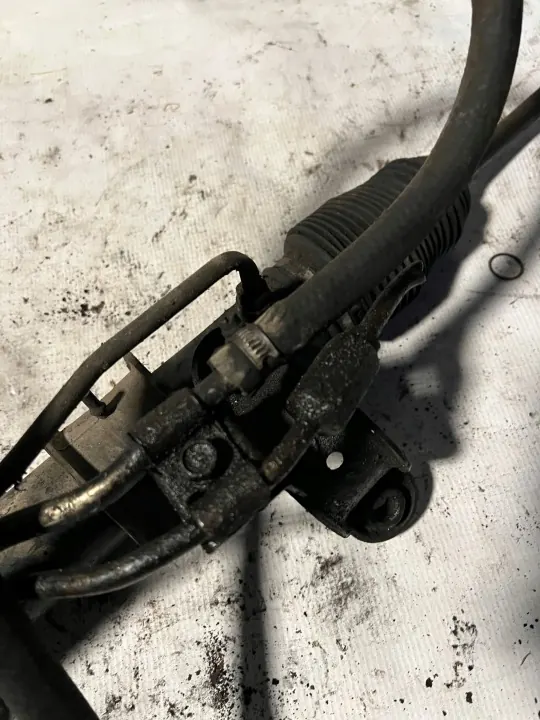 Styrhus OEM 57700-4b010 Begagnat skick image 4