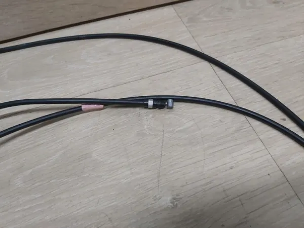 Lien de trappe à carburant GT86 - Pièce OEM Toyota image 3