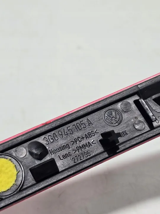 VW PASSAT B8 Takapuskuri Heijastin Vasemmalla 3G0945105A image 3