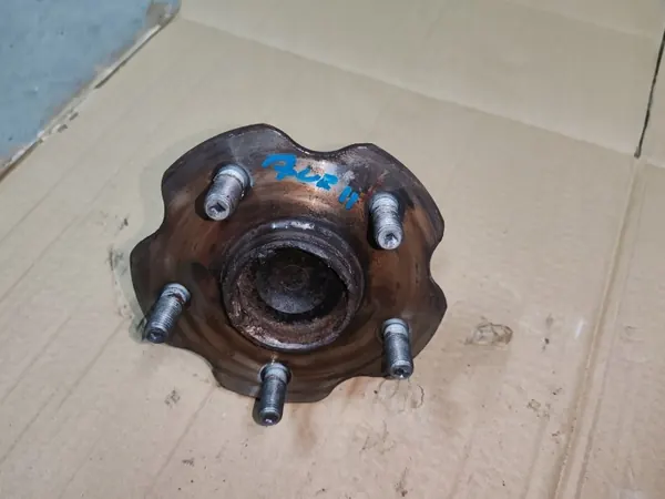OEM Piasta koła tył tylna lewa prawa Toyota Auris II 12-18 image 2