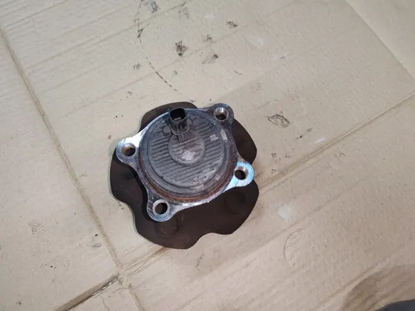 OEM Piasta koła tył tylna lewa prawa Toyota Auris II 12-18 image 3