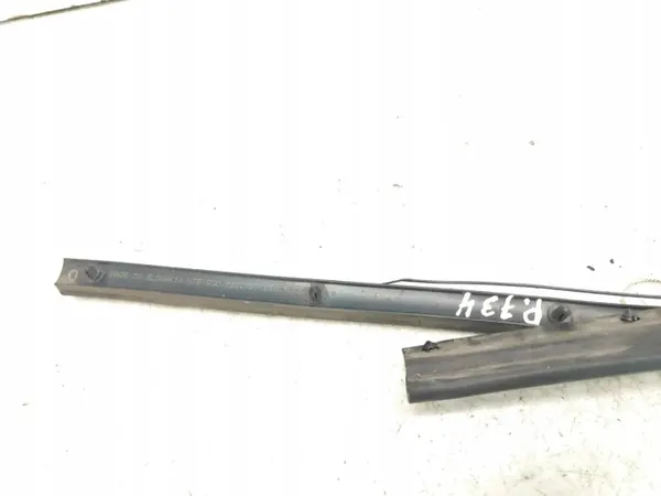 Joint de capot VW Golf 8 OEM 5G0823709A - Occasion image 3