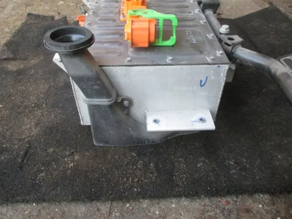 Batería Renault OE OEM 295109893R - 1Ah Usada image 3