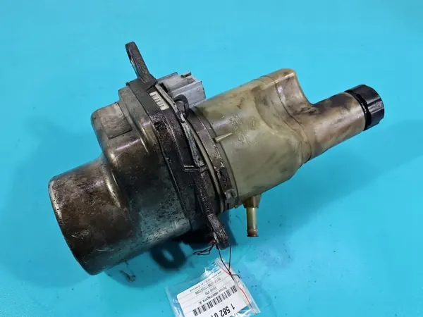 Ohjaustehostimen pumppu Volvo V50 S40 II 2.0D OEM 5N51-3K514-AD image 2