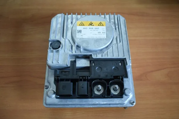 Porsche OE Muunnin OEM 4K0959682 55555 image 2