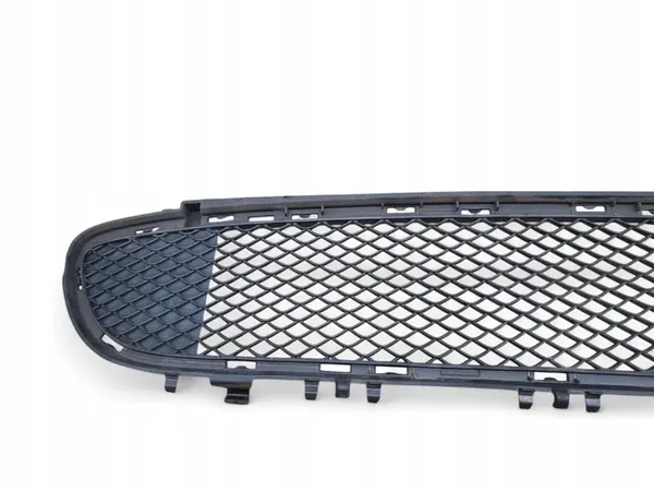 Rejilla de parachoques delantera Mercedes-Benz GLA W156 2016 image 5