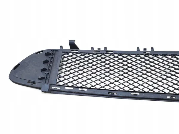 Rejilla de parachoques delantera Mercedes-Benz GLA W156 2016 image 7