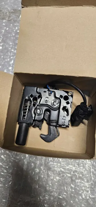 Fecho capô Audi TT OEM 8S0823509 - Audi OE usado image 5