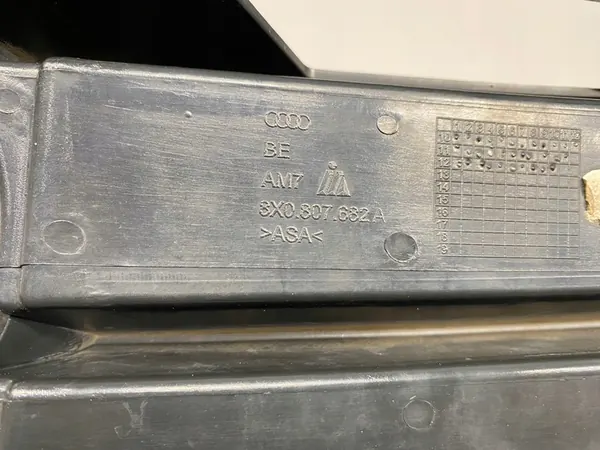 Rejilla de Parachoques Delantero Derecha Audi A1 2010-2015 OEM image 4