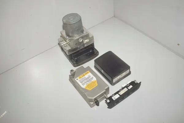 Käytetty BMW-tutka OEM 9248096 5-sarja F10:lle image 2