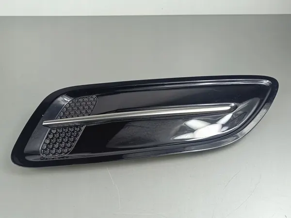 Acabamento da grade direita KIA Stinger 2019 86420J5300 image 1