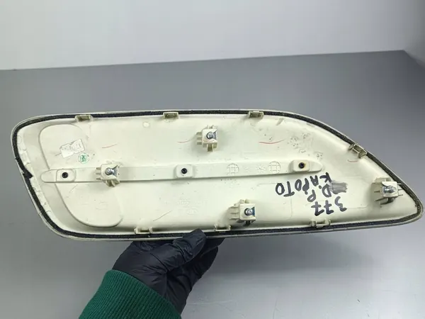 Acabamento da grade direita KIA Stinger 2019 86420J5300 image 2