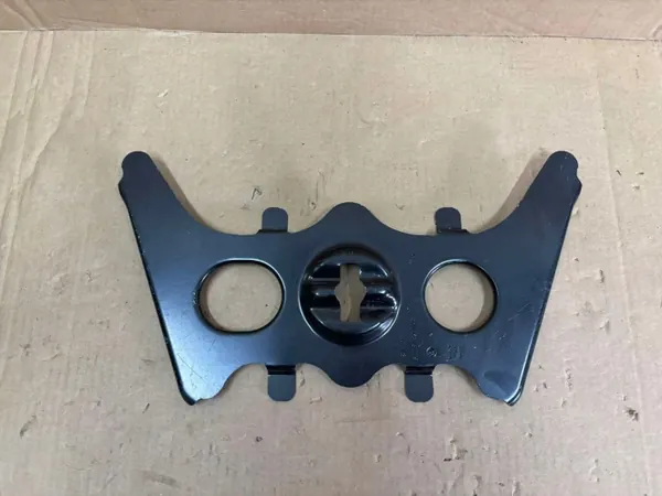 Lattiapaneelin Kiinnike OEM 5Q0803274A Audi A3:lle image 2