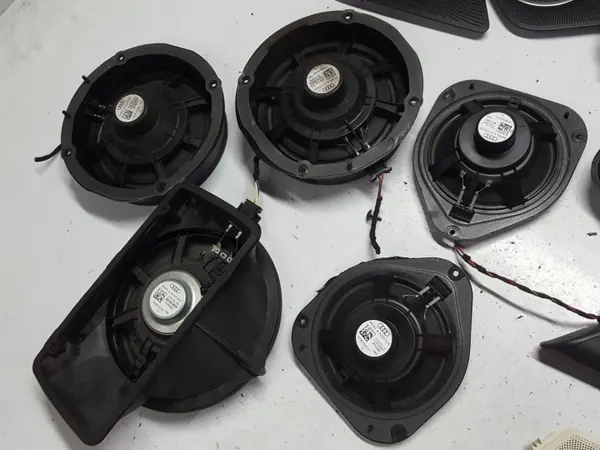 Bang & Olufsen Vahvistin OEM 8T1035223A Audi A5 8T:lle image 7