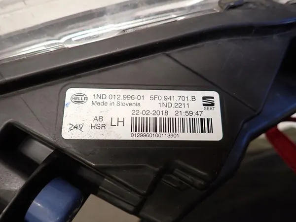 Farol Halógeno Esquerdo SEAT LEON III LIFT FR 2017- 5F0941701B image 4