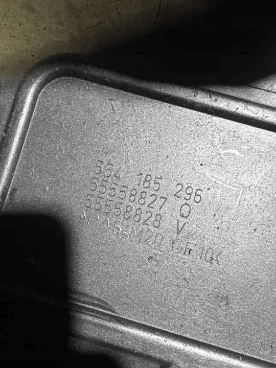 Moottorikansi OEM 564185296 Opel Corsa D 1.3 CDTI image 3