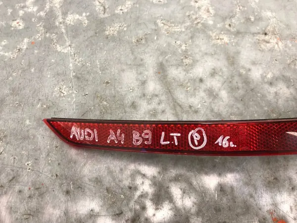 Vasen Takapuskuriheijastin Audi A4 B9 8W0945105C image 2