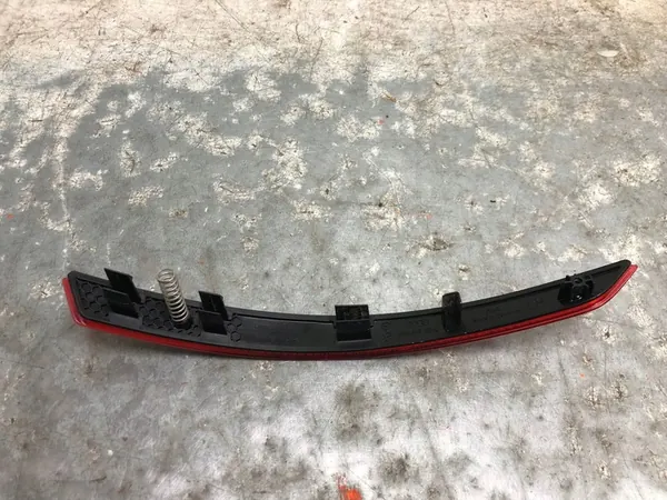 Vasen Takapuskuriheijastin Audi A4 B9 8W0945105C image 3