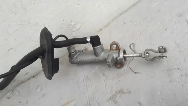 Cylindre récepteur d'embrayage Honda Civic VIII OEM 46940-SMG-G150 image 4