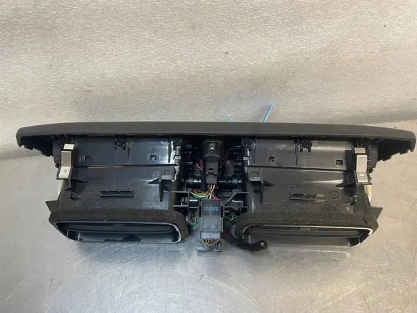Mittventilationsgallret OEM 9207116 för BMW 1 F20 F21 image 5