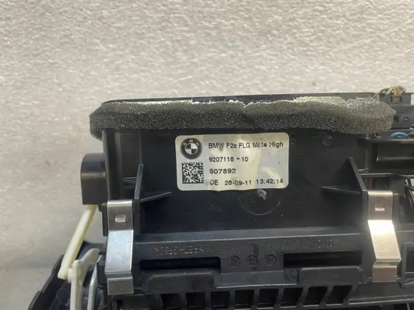 Mittventilationsgallret OEM 9207116 för BMW 1 F20 F21 image 7