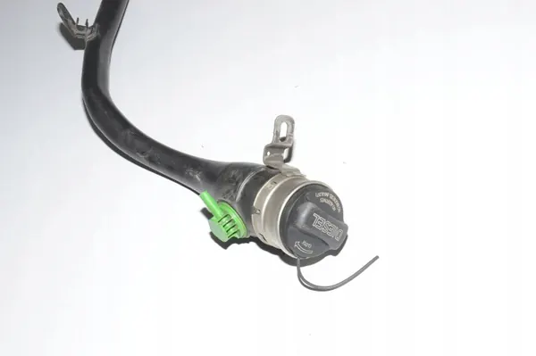 BMW Polttoainesäiliön Putki OEM 7205700 5-sarja F10 image 4