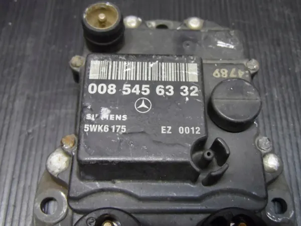 Module d'allumage Mercedes W124 OEM A0085456332 image 3
