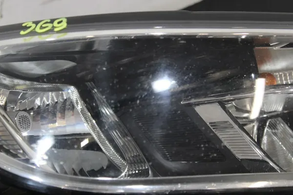 Oikea Etuvalaisin VW Passat B8 3G1941006C image 5