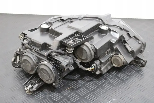 Oikea Etuvalaisin VW Passat B8 3G1941006C image 7