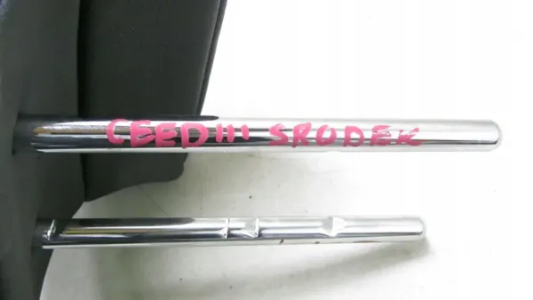 Kia Ceed III Kombi Heckkopfstütze OEM 187/550 image 5