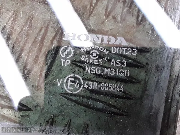 Honda FR-V oven lasi OEM e643r005844 - Käytetty image 3