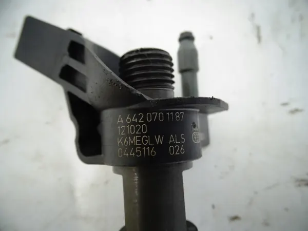 Inyector Mercedes-Benz OE A6420701187 image 2