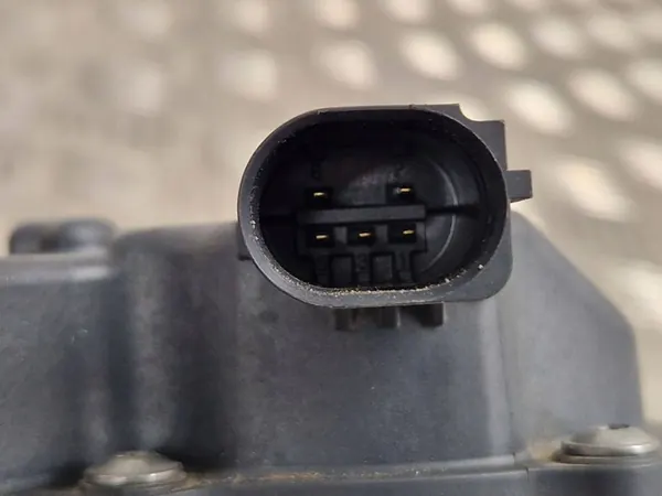 EGR-venttiili Skoda Octavia Mk4 2020 05L131501MV100 image 10