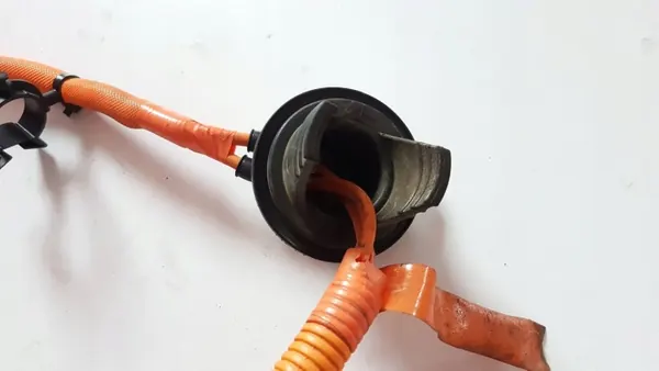 Cable alta tensión MG ZS OEM 10520388 - Usado image 6
