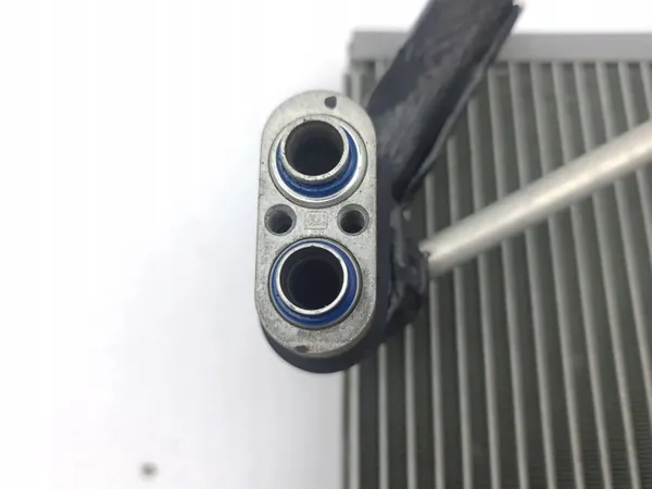 Hyundai Kona 2019 A/C lämmitysydin OEM AMD174686 image 4