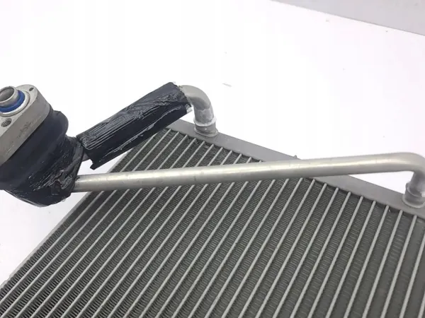 Hyundai Kona 2019 A/C lämmitysydin OEM AMD174686 image 9