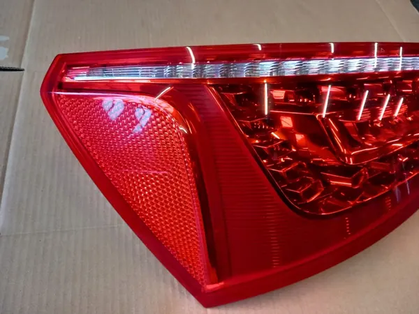 AUDI Q5 8R Luz Trasera Izquierda LED USA 8R0945093B image 2