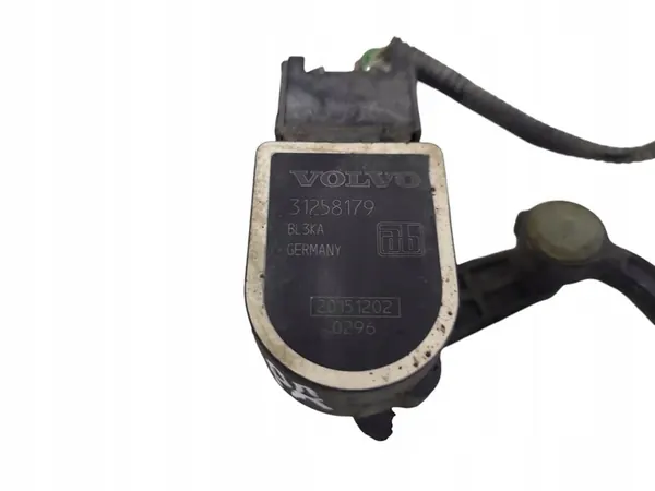 Sensor de nível dianteiro esquerdo VOLVO V40 CROSS COUNTRY 2.0L OEM image 3