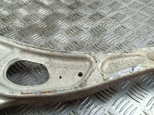 Braccio di controllo anteriore inferiore Ford Escape IV 2022 04202205034 image 2