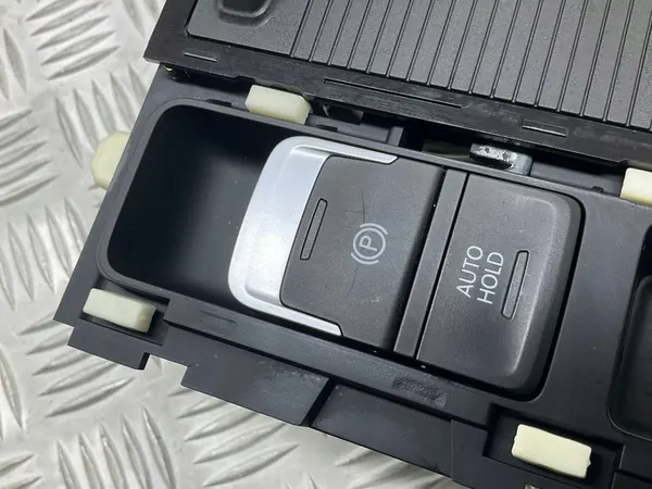 VW Passat B8 Tunnelin säilytystila 3G0862531 image 10